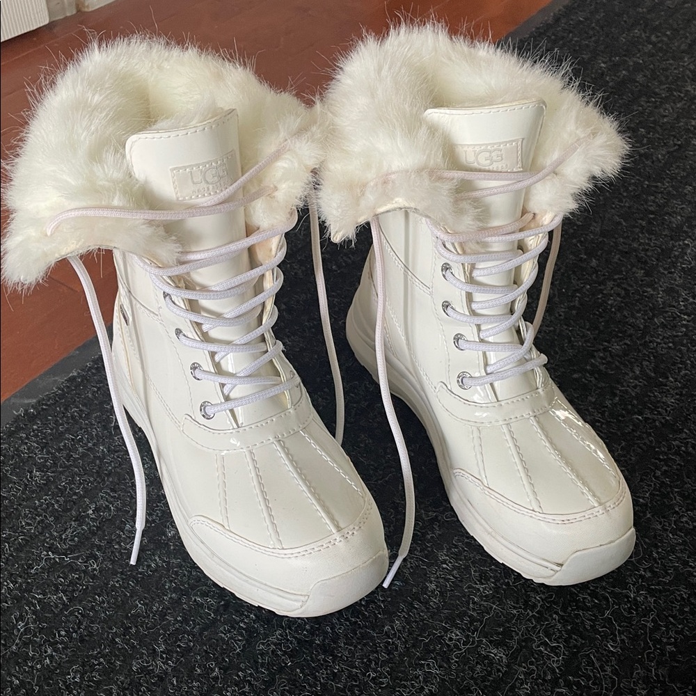 UGG ADIRONDACK - Womens white winter boots